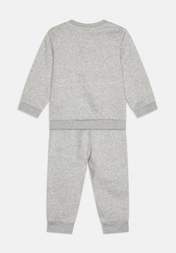 Набор одежды