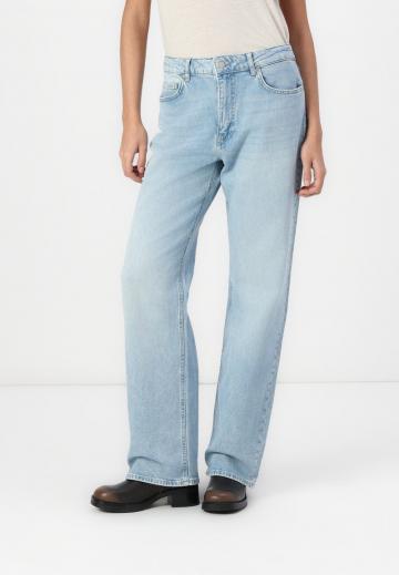 Свободные джинсы