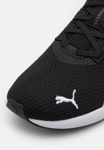 Тренировочные кроссовки