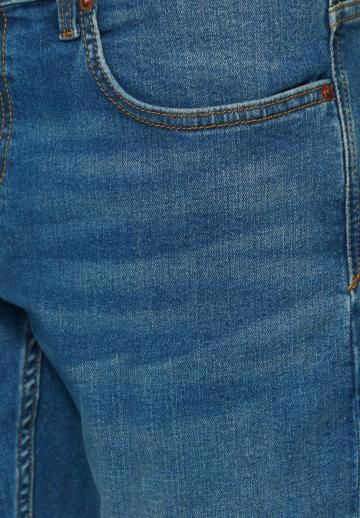 Узкие джинсы