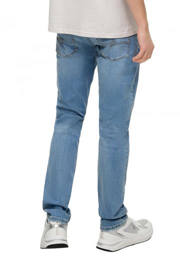 Узкие джинсы