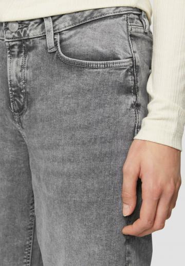 Клешеные джинсы