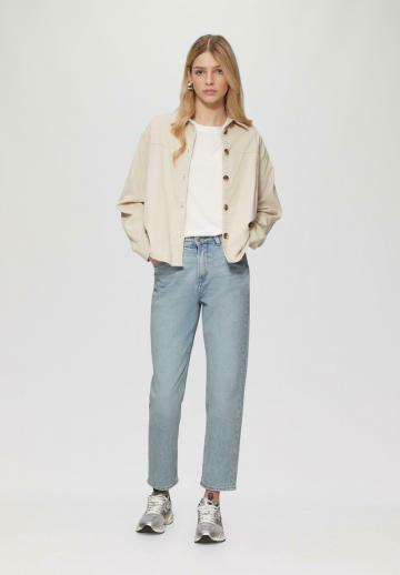 Короткие джинсы