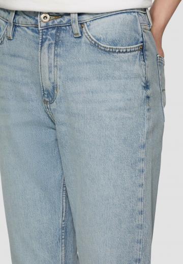 Короткие джинсы