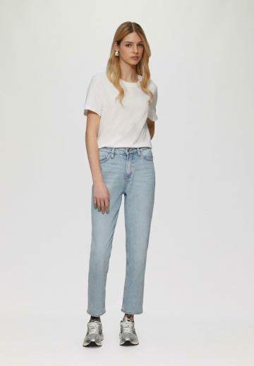 Короткие джинсы