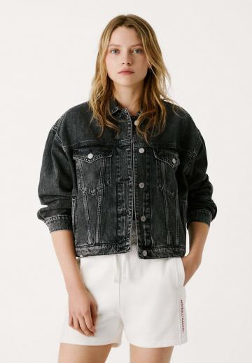 Джинсовая куртка