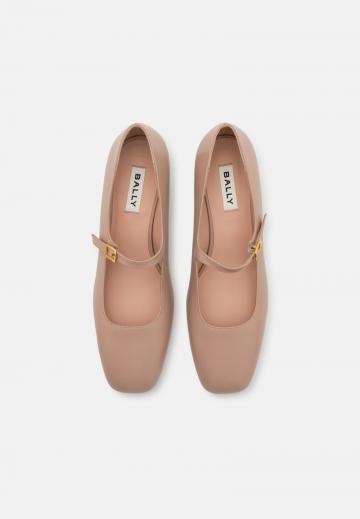 Туфли с ремешком