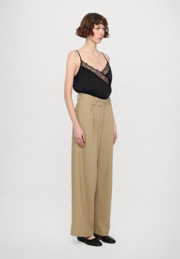 Топ на бретельках