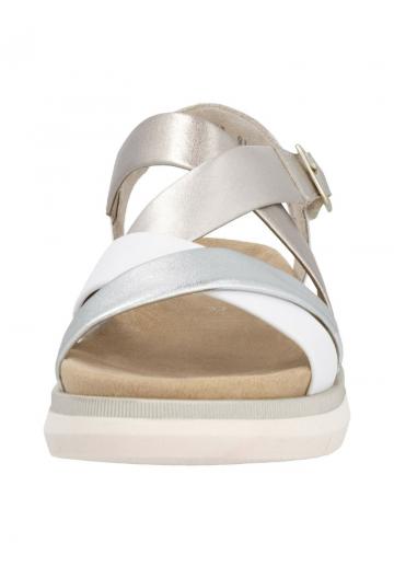 Босоножки на танкетке