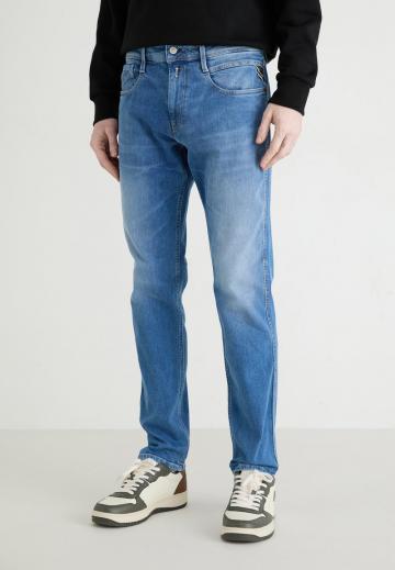 Узкие джинсы