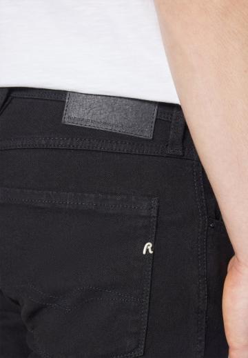 Узкие джинсы