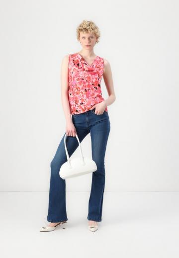 Клешеные джинсы