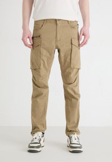 Брюки с накладными карманами