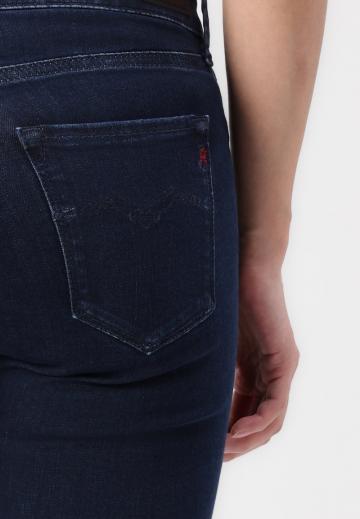 Узкие джинсы