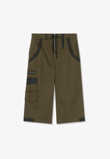 Брюки с накладными карманами