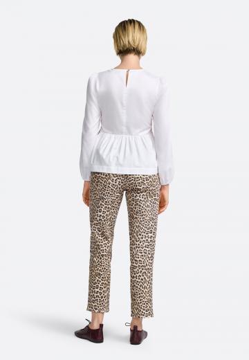 Короткие джинсы