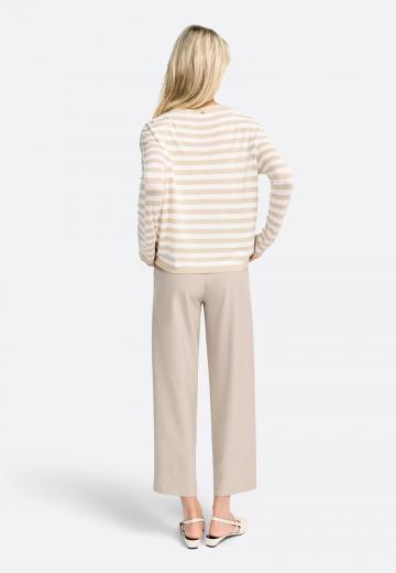 Пуловер в полоску