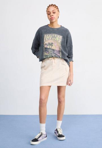 Юбка с накладными карманами