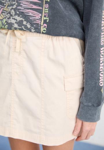 Юбка с накладными карманами