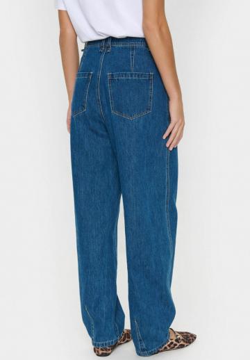 Свободные джинсы