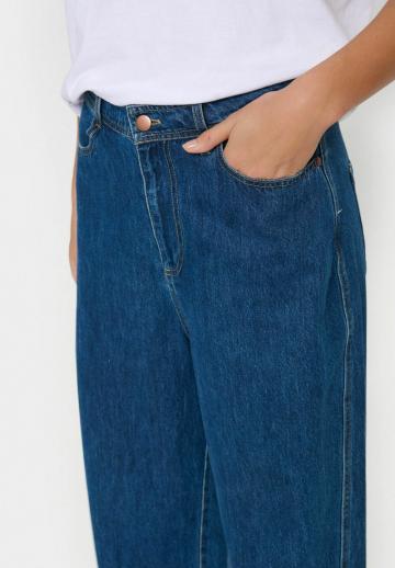 Свободные джинсы