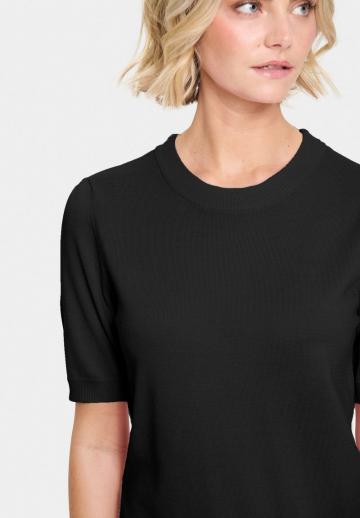 Вязаное платье