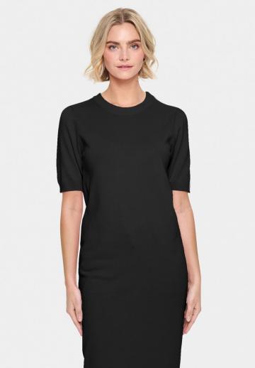 Вязаное платье