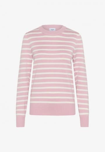 Пуловер в полоску