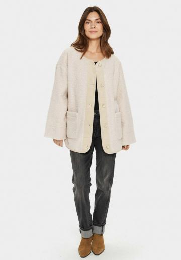 Короткое пальто