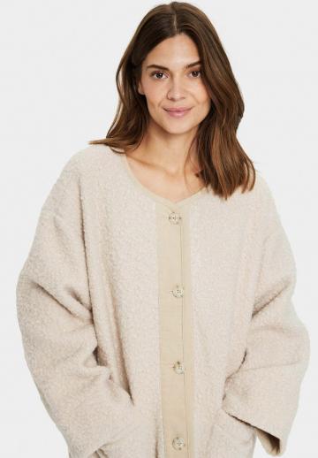 Короткое пальто