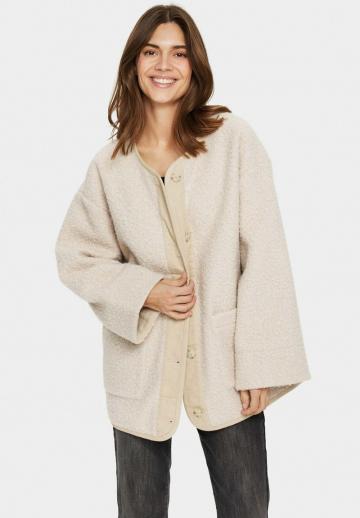 Короткое пальто