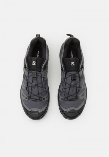 Походные ботинки