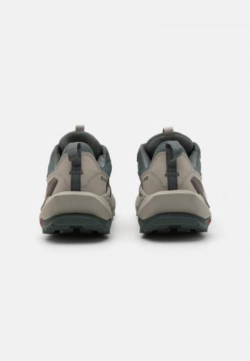 Походные ботинки