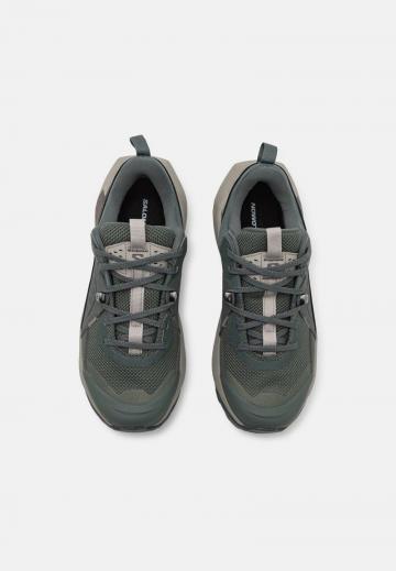 Походные ботинки