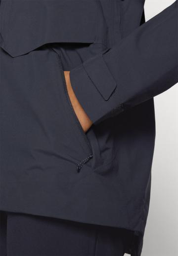 Спортивная куртка