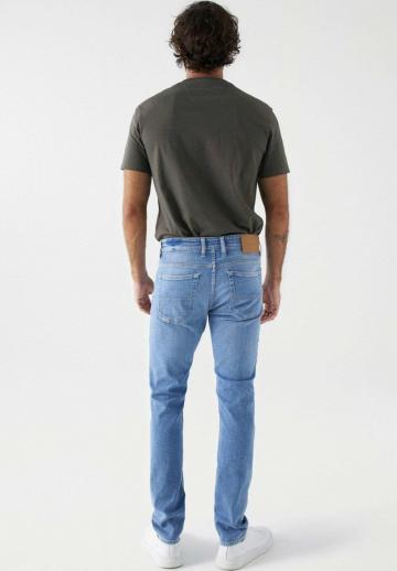 Узкие джинсы