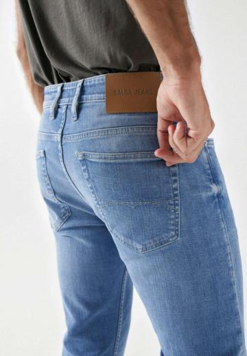 Узкие джинсы