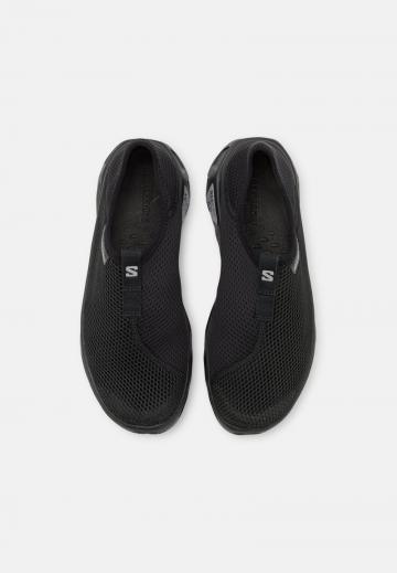 Походные кроссовки