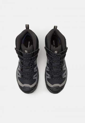 Походные ботинки