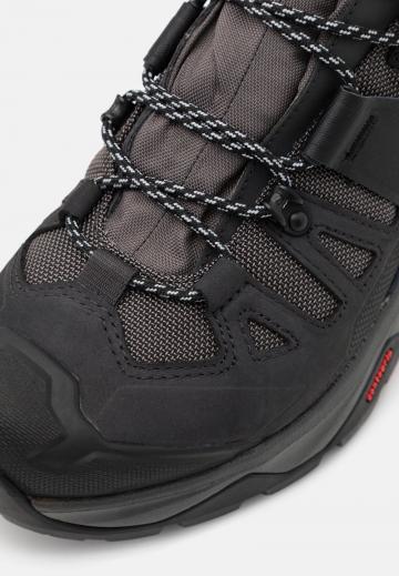 Походные ботинки