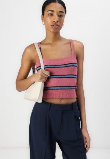 Топ на бретельках