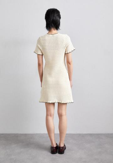 Вязаное платье