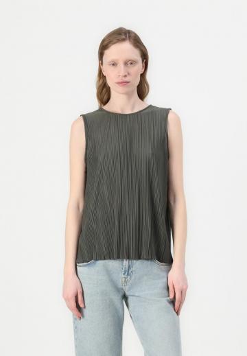 Блузка без рукавов