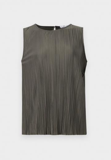 Блузка без рукавов