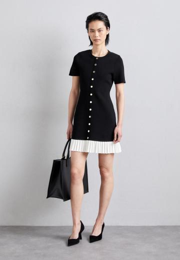 Вязаное платье