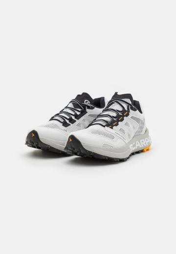 Походная обувь