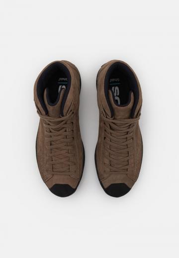 Походная обувь