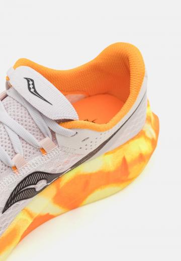 Беговые кроссовки