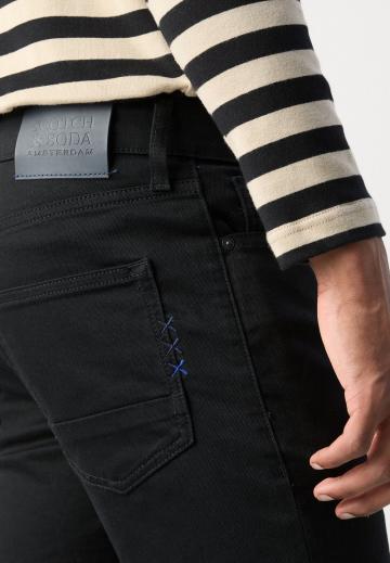 Узкие джинсы