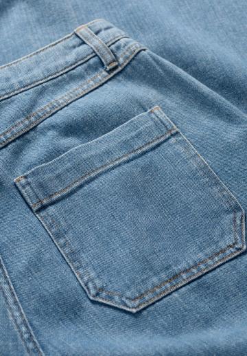 Клешеные джинсы